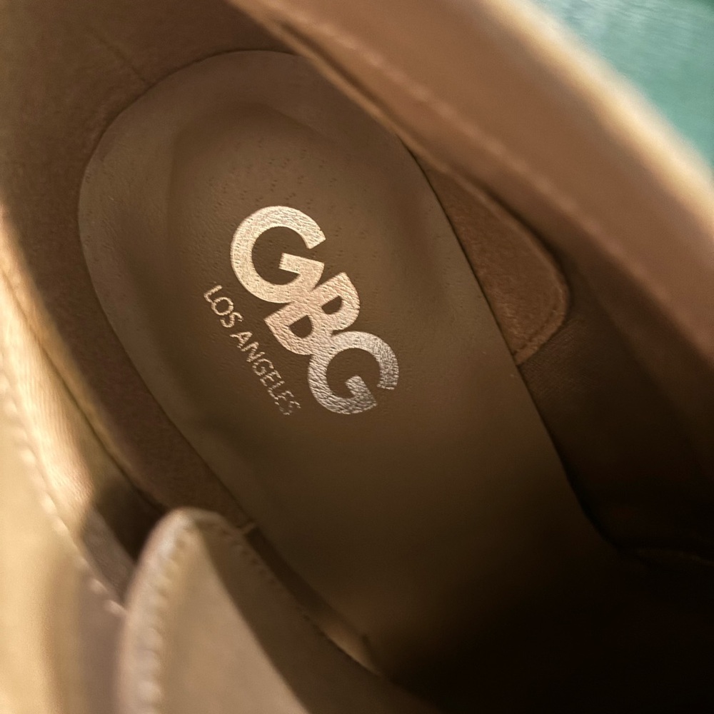 GBG Los Angeles Tan Shoes with Modern Elegance